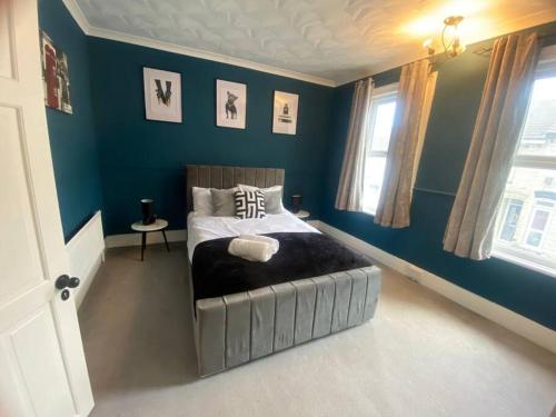 Cosy 4 Bedroom House in Chatham, Chatham