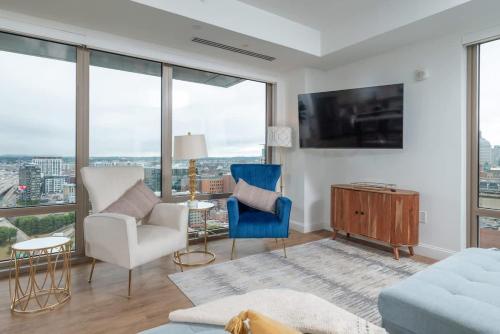 Upscale Penthouse w Gym & Parking near MGH & TUFTS in Boston, USA