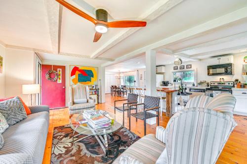 Gloversville Getaway with Grill 5 Mi to Water! in Gloversville, USA