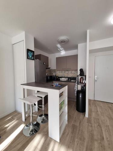Appartement T2 calme et cosy proche Orly in La Ville-du-Bois