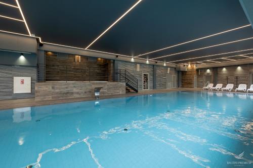 Two-Bedroom Apartment room in Baltini Premium Apartament Kasprowicza 20 A-B z basenem saunami i jacuzzi