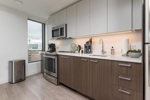 Central Penthouse Harvard MIT Spacious Gym & Work in Area Iv