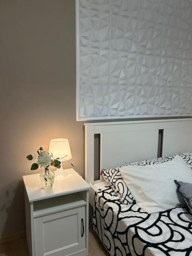 Caroline Home, Roma