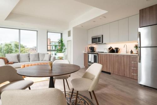 Central Space to Balance Life Work Play 7 Sleeps in Area Iv