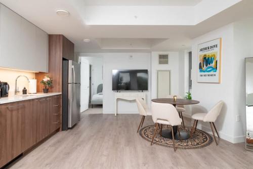 Central Space to Balance Life Work Play 7 Sleeps in Area Iv