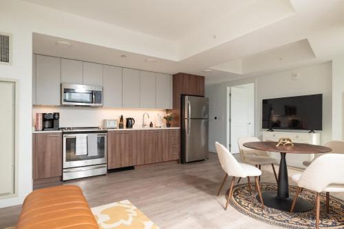 Central Space to Balance Life Work Play 7 Sleeps in Area Iv