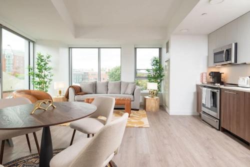 Central Space to Balance Life Work Play 7 Sleeps in Area Iv