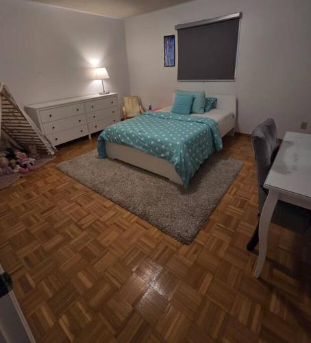 Cozy House-Downtown Mississauga