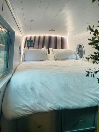 BespokeNarrowBoat, Wrexham
