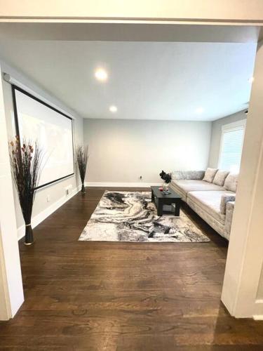 Midtown Get Down Private Escape in Knight Park-Howell Station