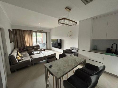 Luxury big house in Alvina