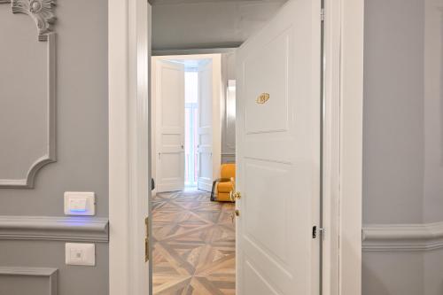 Unterkunft von außen, Toledo 424 Suite near Complesso Monumentale di Santa Chiara