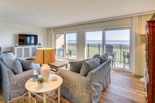 Beachfront Condo with Pool Access in Ponce Inlet in Ponce Inlet (FL)