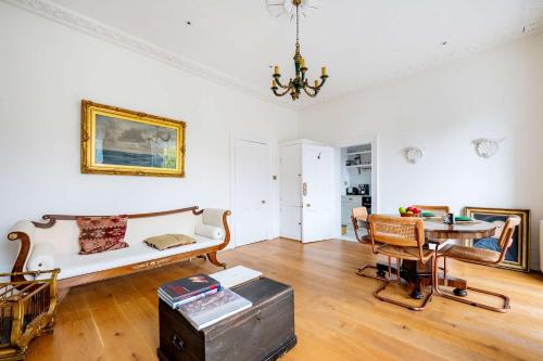 Highlife and Islington - by Out of Office Lifestyle - image 9