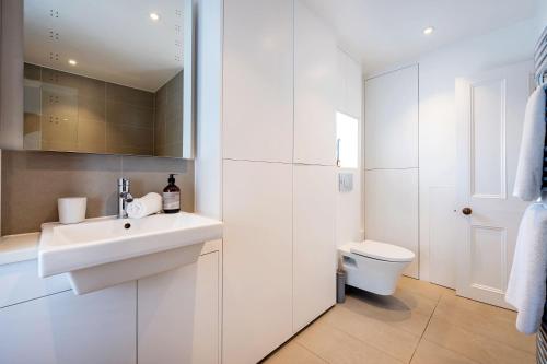 Highlife and Islington - by Out of Office Lifestyle - image 2