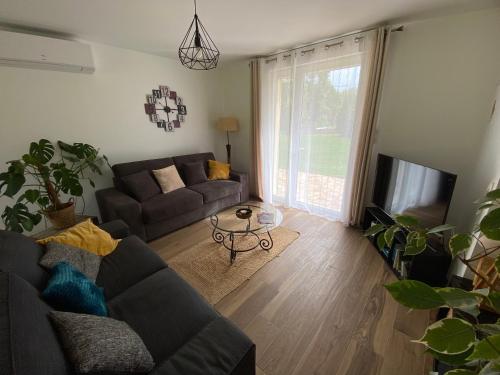 Les Aulnays – Arnage, AR