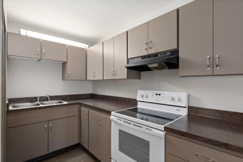 ห้องครัว, เดย์ อินน์ บาย วินด์แฮม คลาร์กสวิล นอร์ท (Days Inn by Wyndham Clarksville North) in คลาร์กสวิล (TN)