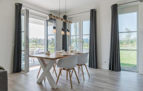 keittiö, Cozy Apartment In Kamperland With Wifi in Kamperland