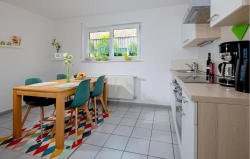 廚房, Nice Apartment In Horhausen With Wifi in 霍爾豪森