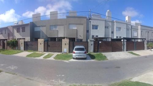 숙소 외관, Hostel Italia Fisherton in 안타르티다 아르헨티나