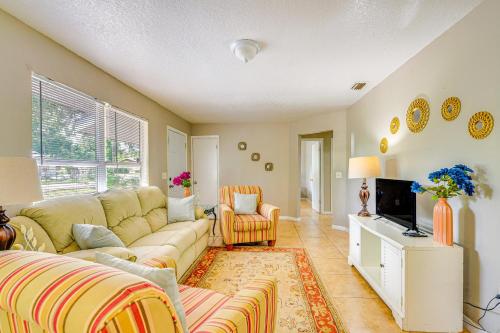 1 Mi to Paddock Mall and Downtown Ocala Abode! in Ocala, USA