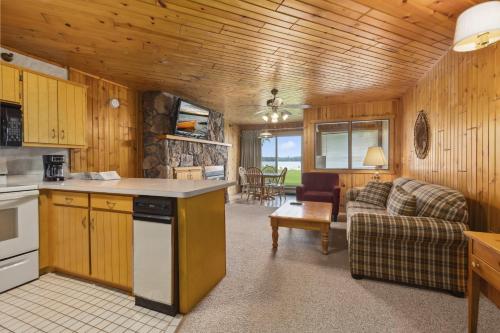 The Lodges at Breezy Point