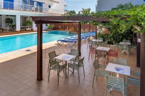 泳池, 索拉伯納酒店 (Hotel Sorrabona) in 皮內德迪馬