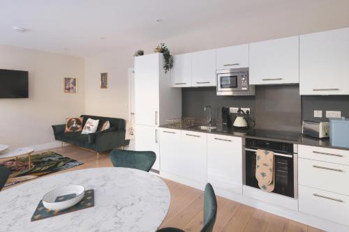 2 bedrooms, 3 beds