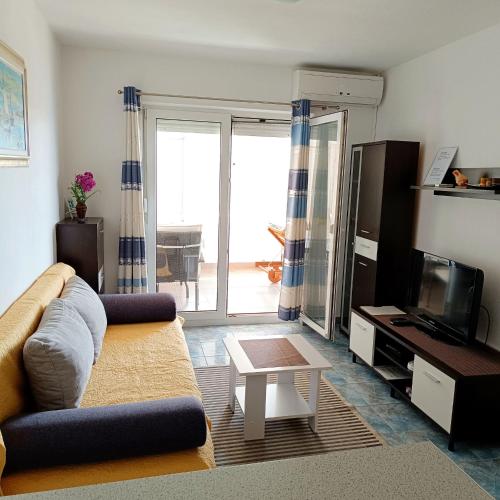 Apartments Anica in Rogoznica