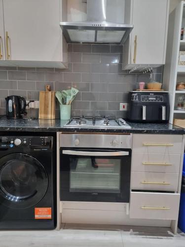 Tranquil and serene home WIFI, Parking and smart TV, Leeds (Foto 4)
