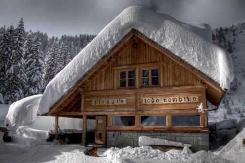 Rifugio Lago Nambino