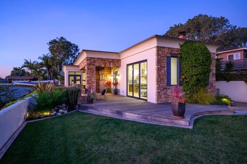4BR Luxury Del Mar Beach House with Ocean Views in San Diego, USA