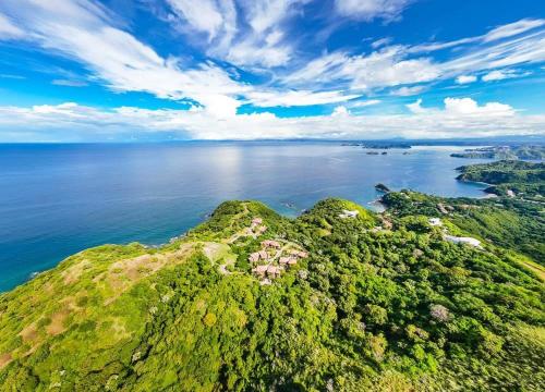 Spectacular Ocean Views 3 BD Condo