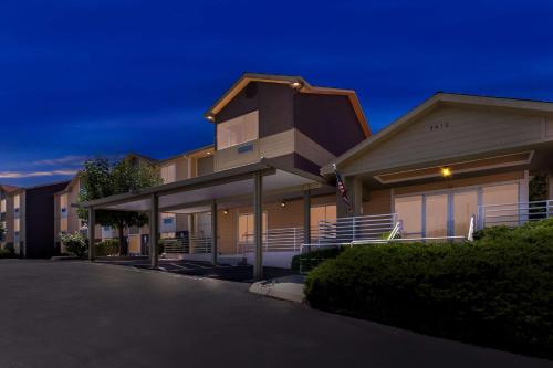 Best Western Topaz Lake Inn - image 12