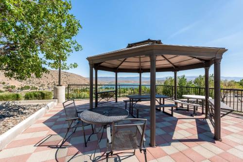 Exterior view, Best Western Topaz Lake Inn in Topaz Lake (NV)