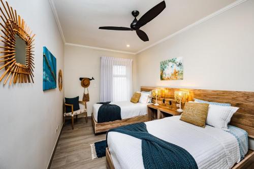 Renovated Condo Stunning Pools & Ocean Views