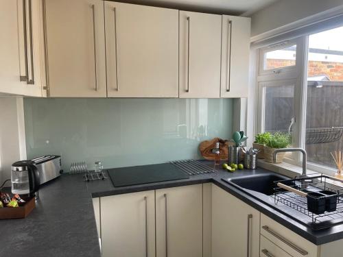 2 bedroom house in central Windsor - The Town, Windsor (zdjęcie 4)