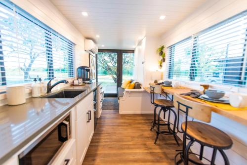 웨이코 (TX) The Honeycomb-Tiny Container Home 12 Min. to Magnolia/Baylor 3성급 싱글룸 부대시설