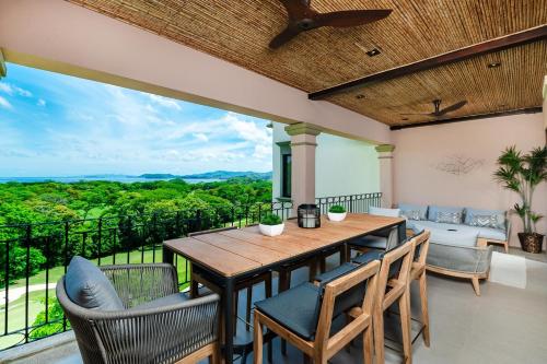 Beautifully Remodeled Condo w - Pool