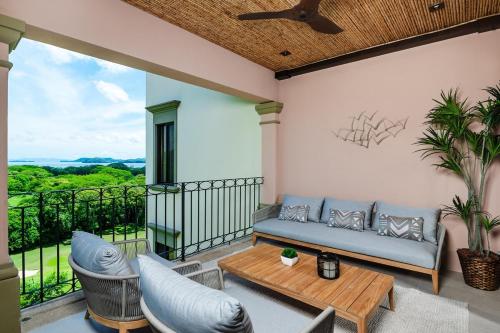 Family Villa, Pool & Exclusive Resort Access in Playa Conchal
