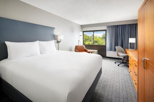 Courtyard by Marriott Montvale