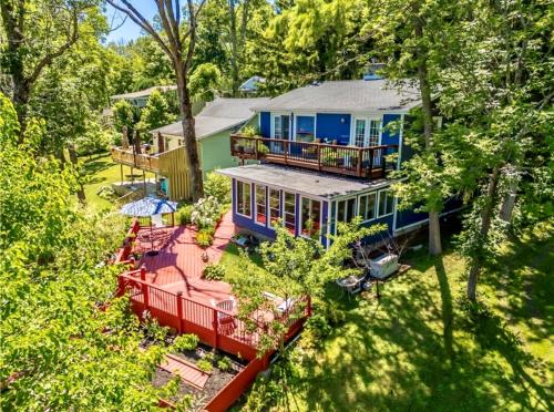 4 Bedroom 2 Bathroom Lake Heaven with 50ft lakefront on Honeoye lake in Honeoja (NY)