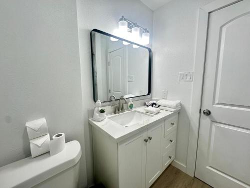 1BR and 1 BA in the Prime Location of Montrose, Houstons Best Spots in Houston, USA