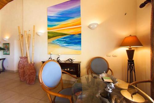 Breathtaking Views & Stunning Infinity Pool