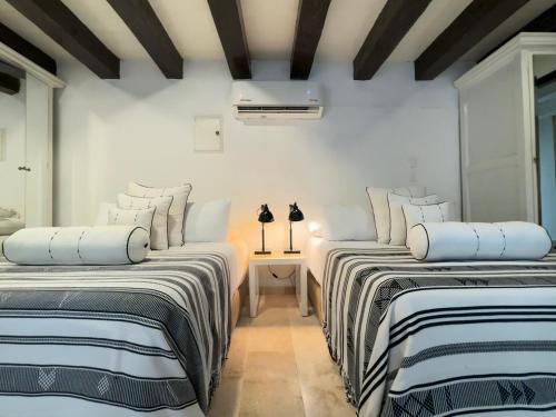 Junior Suite with Balcony image 3
