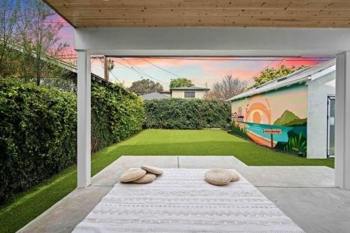 Remodeled 3BR LA Home for 6 Near Venice Beach in Los Angeles, USA