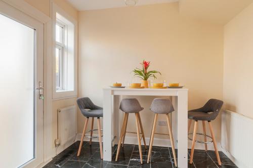 2 Bed Property, sleeps 5, free parking, near city centre, Edinburgh (fotografie 5)