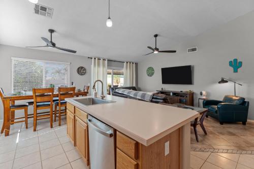 Lavish 3br Haven W Private Pool in Cachet at Las Sendas