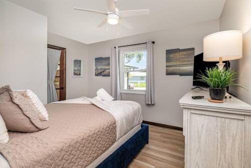 Serene3BR 2BA Florida Oasis Comfortable NearBeach in Palm Bay, USA