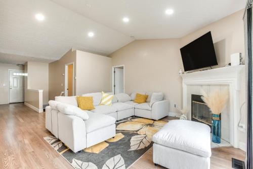 8 Mi to Downtown Pet-Friendly Columbus Home in Columbus, USA